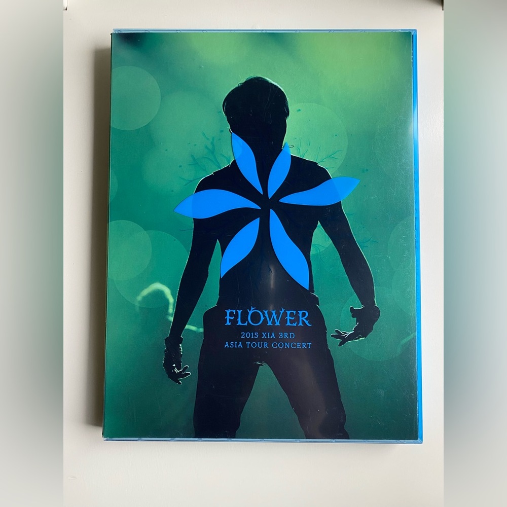 Flower 2015 Xia 3rd Asia Tour Concert DVD and Photobook